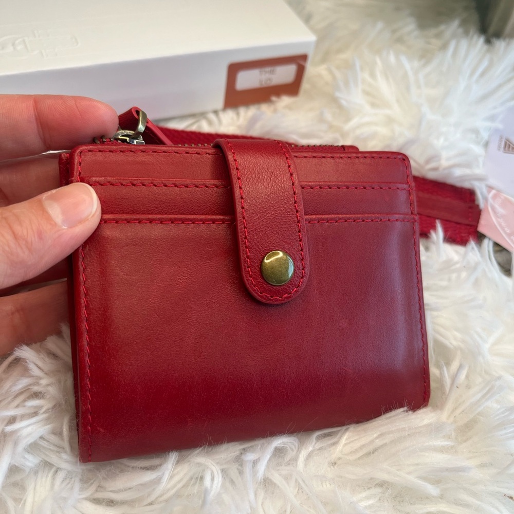 Andar Lo Leather Compact Wallet in Red - Picture 7 of 13